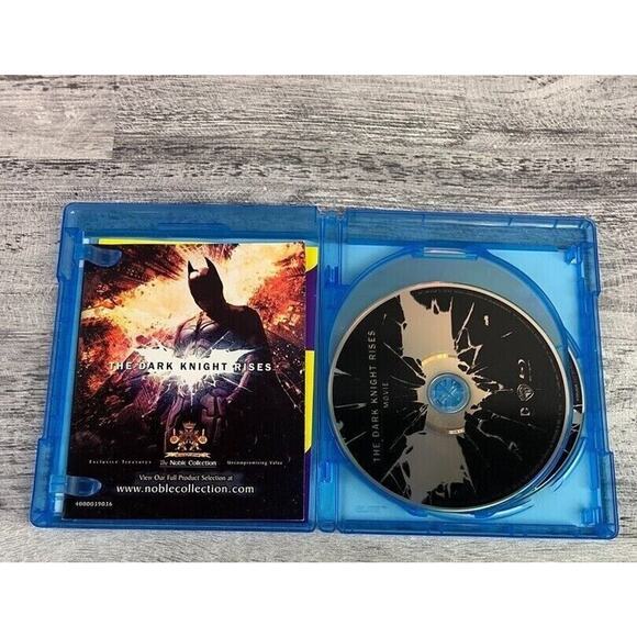 The Dark Knight Rises Blu-Ray Disc Set - Picture 3 of 4